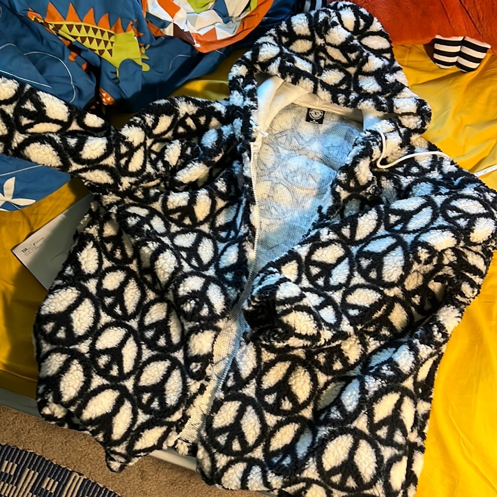PEACE sign sherpa zipper jacket